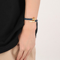 Bracelet en cuir tressé pour homme avec clous en acier inoxydable et boucle magnétique, accessoires de mode en cuir de vachette