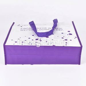 Bolsas laminadas personalizadas Bolsas laminadas de material reciclado no tejido con logotipo grande - Product Image 4