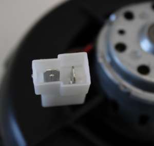 มอเตอร์พัดลมไฟฟ้าเครื่องปรับอากาศรถยนต์ OE GE4151 3058190151 321820021 0130062021 สำหรับรถยนต์โฟล์คสวาเกน กอล์ฟ ปอร์เช่ 924 944 - Product Image 4