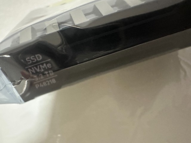 P50230-B21 3.2TB NVMe Gen4 Mixed Use SFF BC U.3 PM1735a SSD Enterprise Storage Drive