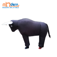 Tente gonflable noire Oxford et costume de taureau avec arche et design globe de neige, ventilateur intégré, dimensions 6-8 pieds pour activités adultes