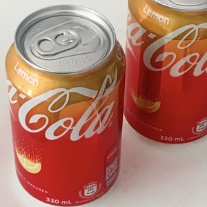 Bebida Gaseosa Portátil de 330 ml con Sabor a Limón Cítrico para Refrescarse en Movimiento y en la Oficina - Product Image 4