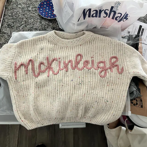 Pull personnalisé brodé à la main avec prénom pour bébé, cadeau d'anniversaire pour bébé, fille et garçon - Product Image 5
