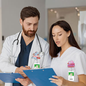 Regalo de San Valentín: Portacredenciales Telescópico con Clip Giratorio Tipo Cocodrilo para Médicos y Enfermeras, Fácil de Retraer, Ideal para Exposiciones - Product Image 4