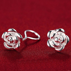 Orecchini Semplici a Forma di Rosa per Donne, Gioielli Floreali Freschi per le Orecchie - Product Image 3