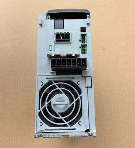 อินเวอร์เตอร์แปลงความถี่รุ่นใหม่ FC-102P75KT4E20H2XGXXXXSXXXXA0BXCXXXXDX 131H5981 75 กิโลวัตต์ / 100 380 - 480 โวลต์ AC - Product Image 2