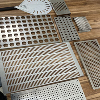 Grille de couverture d'aération en métal pour fournisseur de fabrication sur mesure Panneau de flux d'air robuste avec conception à fente et support de montage