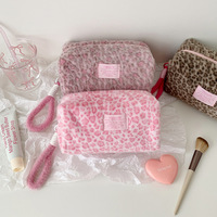 Pochette de maquillage léopard moelleuse de luxe léger, trousse de papeterie portable très esthétique pour étudiants, sac de rangement de bureau