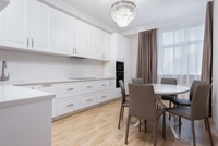 Meubles de cuisine modernes pour hôtels, menuiserie, placage naturel, tambour, poignées personnalisées Trlife, poignée de bord en alliage d'aluminium, comptoir