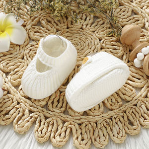 Chaussures pour bébé en tricot doux en vente chaude - Fermeture à crochets et boucles, chaussons chauds pour nourrissons |   Chaussures confortables pour nouveau-nés (<span class=keywords><strong>6</strong></span> couleurs) - Product Image 3