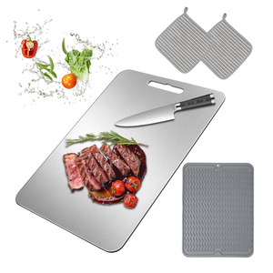 Ensemble de 4 planches à découper en titane avec tapis antidérapant en silicone, 2 torchons, 14,2*10 pouces, planches à découper en métal double face pour la cuisine - Product Image 1