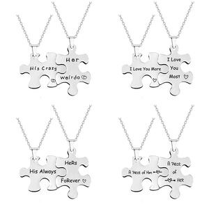 Collier pendentif en acier inoxydable pour couple, avec pièces de puzzle « Son Roi, Sa Reine, Son Fou, Sa Bizarre, Maman, Papa, Amoureux, Autisme » - Product Image 2