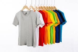 เสื้อยืดคอกลม ผ้าคอตตอนหวี 100% สีพื้น ทรงลำลอง ใส่สบาย ไม่ยับ ระบายอากาศดี ชุดคู่พ่อแม่ลูก พร้อมโลโก้สั่งทำ - Product Image 6