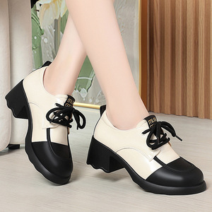 Chaussures de marche en cuir pour <span class=keywords><strong>femme</strong></span>, à talon bas et semelle épaisse, style mocassin à lacets, collection Printemps-Automne 2025 - Product Image 1