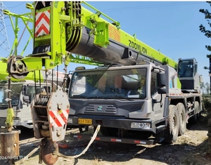 Grúa Zoomlion de Alta Gama ZTC800E5 de 80 Toneladas, Motor Weichai, Bomba, Rodamiento, Componente de Motor Principal Usado, Altura de Elevación de 50.5m, Modelo 2021 - Product Image 1
