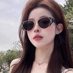 77 ซีรีส์แว่นกันแดดทรงแคทอายสำหรับผู้หญิงกรอบทองเลนส์พีซี ยูวี 400 ป้องกันสไตล์วินเทจแฟชั่นระดับไฮเอนด์ - Product Image 4