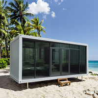 Petite mini-résidence, ferme avec design compact et gain de place