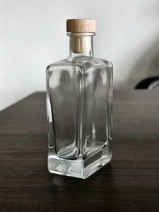 Bouteille de Luxe en <span class=keywords><strong>Verre</strong></span> Carrée/Rectangulaire à Base Lourde, Mini 200ml, avec Bouchon en Liège pour Whisky et <span class=keywords><strong>Tequila</strong></span> Premium - Product Image 3