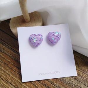 2025ต่างหูเม็ดเดี่ยวประดับเลื่อมรูปหัวใจสีม่วงใหม่ต่างหูเรซิ่นรูปหัวใจน่ารักสำหรับงานเลี้ยงของผู้หญิงเด็กผู้หญิง - Product Image 1