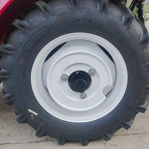 Tracteur agricole à roues 4x4 de 70 CV de fabrication chinoise avec système de freinage pneumatique (rouge, machine agricole à haut niveau de sécurité) - Product Image 6