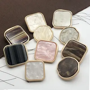 25 MM 25MM Zinc Alloy Gold Square Metal Coat Sewing Shank Button For Clothing Garment