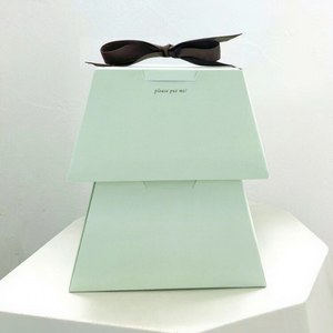 กล่องเค้กสี่เหลี่ยมพร้อมถาดสำหรับบรรจุภัณฑ์เบเกอรี่ ขายตรงจากโรงงาน กล่องกระดาษใส่ขนมเฟย์ลิทีน ทรงเกล็ดหิมะแบบเรียบง่าย - Product Image 2