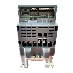 ตัวควบคุม VFD จัดส่งรวดเร็ว FR-CS82S-025-60 FR-CS82S-042-60 มอเตอร์ไดรฟ์ FR-CS82S-070-60 FR-CS82S-100-60 FR-CS82S-025-60 อินเวอร์เตอร์ - Product Image 2