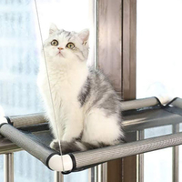 Hamac de sécurité rayé pour chat avec design amovible et lavable