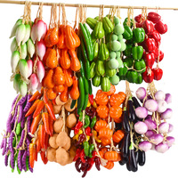 Guirlande artificielle de légumes en mousse (poivron, aubergine, pomme de terre, ail) pour décoration murale de cuisine style ferme