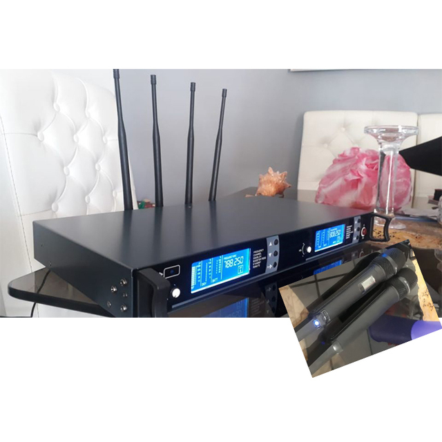 Stage Microphone Dual Channels Wireless Dynamic Uhf Microphone Professional