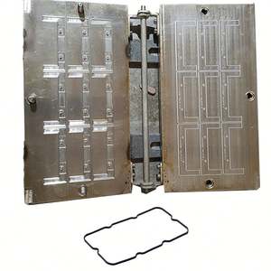 Moule en silicone sur mesure à faible quantité minimale de commande pour carter d'huile de couvercle de soupape - Product Image 5