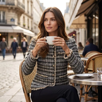 Manteau Femme Nouvelle Collection 2026 - Rayures Bleues et Blanches Luxueuses Col Rond - Tissu Personnalisé OEM/ODM Élégant et Tendance