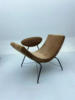 Chaise longue tissée élégante avec table d'appoint | Design moderne pour les salons et les espaces extérieurs