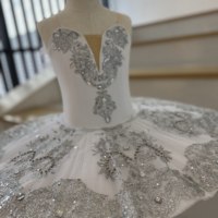 Gaun Tutu Balet Swan Lake Putih Perak untuk Anak Perempuan, Tutu Pancake Profesional Berhias Renda dan Berlian Imitasi, Kostum Tari Anak-anak