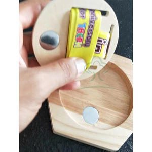 Soporte de exhibición de medallas de nido de abeja, estantes de almacenamiento de medallas de madera para exhibición de baloncesto y premios - Product Image 4