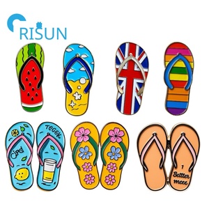 Metal dibujos animados moda esmalte <span class=keywords><strong>zapatillas</strong></span> Pin broche personalizado Unisex Slide hombres zapatilla Pin insignia zapatilla Flip Flop zapato solapa Pins - Product Image 1