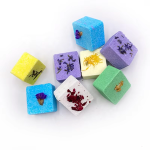 Bombes <span class=keywords><strong>de</strong></span> bain <span class=keywords><strong>de</strong></span> luxe aux huiles essentielles d'aromathérapie naturelles et biologiques, vapeurs fortes, parfum agréable, soin <span class=keywords><strong>de</strong></span> la peau, durée <span class=keywords><strong>de</strong></span> conservation d'un an, vente en gros - Product Image 3