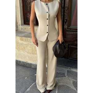 Ensemble 2 pièces Lamarie pour femme avec cravate à la taille (haut et bas) – Tailles XS-XL – Tenues élégantes avec short intégré - Product Image 5