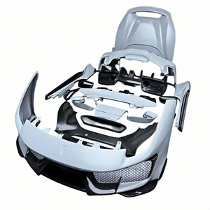 Kit carrosserie complet en carbone sec style Pista pour <span class=keywords><strong>Ferrari</strong></span> 488 GTB, comprenant pare-chocs avant, pare-chocs arrière, jupes latérales et capot moteur en carbone semi-complet. - Product Image 1