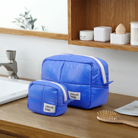 Sac de rangement en nylon gonflé conception de nuage bleu pochette cosmétique étanche organisateur de toilette de voyage sacs vichy trousse de maquillage pour les femmes