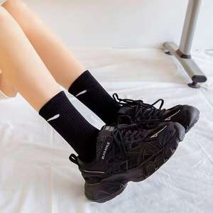 جوارب رياضية كاجوال وصديعة للأعراف وصديعة للأعراف ، جوارب رياضية متوسطة الطول قابلة للتنفس ، تصميم محبوك ، سوار سفلي ، رياضات يومية للربيع بالجملة - Product Image 4