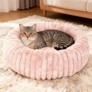 Lit pour animaux de compagnie en peluche en forme de donut, personnalisé avec logo, vente en gros du fabricant, luxe pour chat et chien - Product Image 1