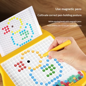 Lavagna Magnetica con Perline Colorate, Giocattolo per Bambini, Gioco Educativo di Disegno, Lavagna Magnetica con Orsetto Cartoon - Product Image 4