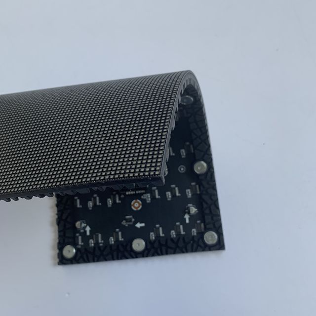 Indoor High-Definition Full-Color P1.53 P1.86 P2 P2.5 P3.076 P4 Soft Module Curved Flexible LED Cylindrical Display Screen