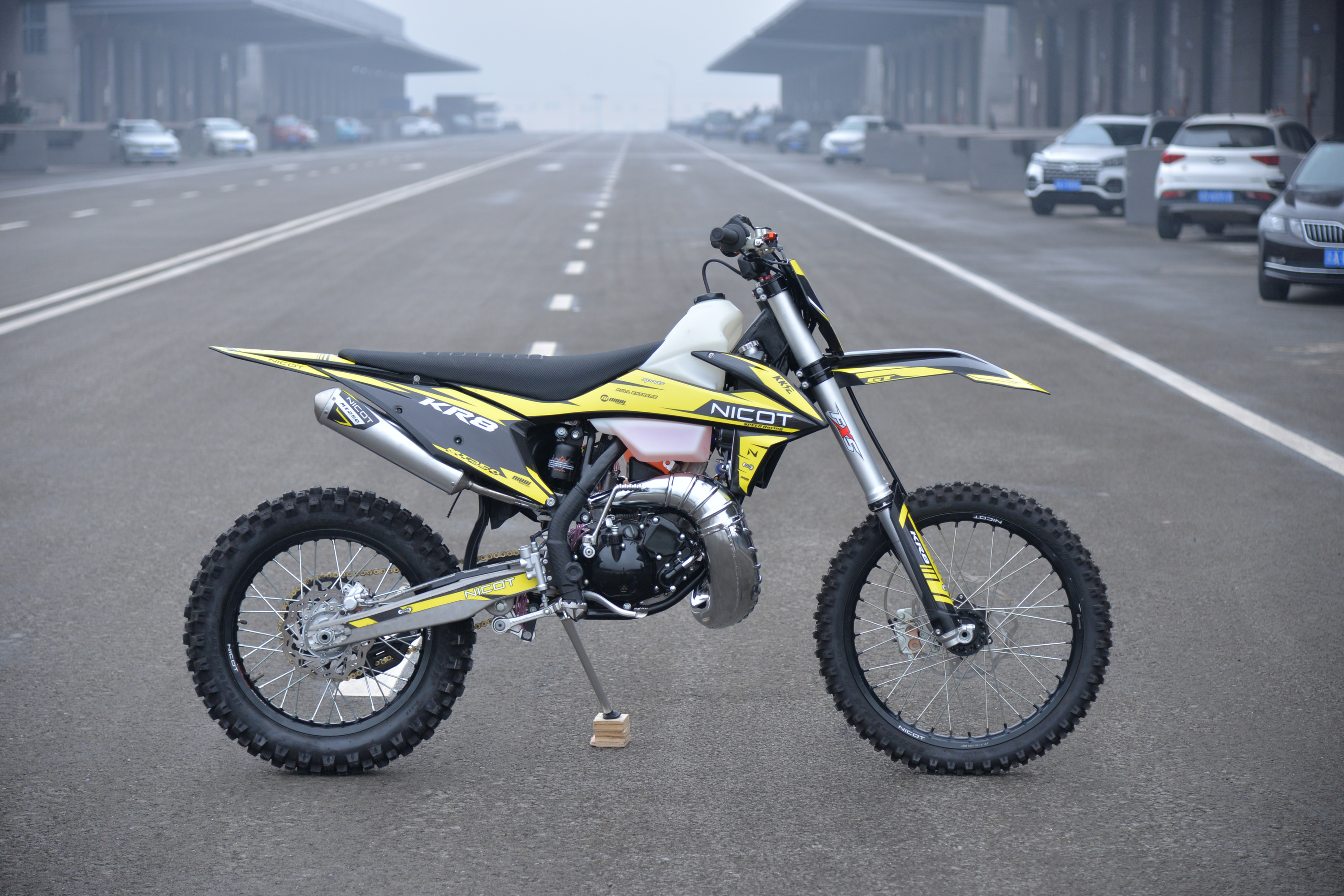 Nicot 2022 New 2-Stroke Dirt Bike 250CC Off-road Motorcycle Water