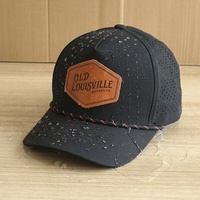 Hoge kwaliteit performance baseball pet waterdicht 5 panel custom lederen patch logo lasergesneden geperforeerd mesh trucker golf pet