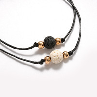 Bracelet de promesse rose au design tendance, cadeau de bijoux, 2 pièces, bracelet de couple en pierre de lave naturelle noire et blanche avec carte de vœux