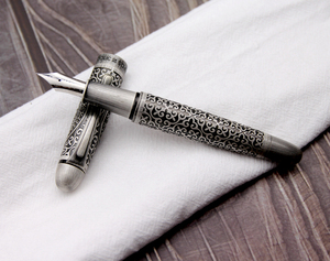Pluma Estilográfica de Lujo de Plata Antigua de Alta Calidad con Logotipo OEM y Diseño Personalizado FP - Product Image 3