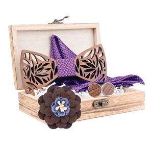 Ensemble de nœuds <span class=keywords><strong>papillon</strong></span> en <span class=keywords><strong>bois</strong></span> faits à la main avec logo personnalisé en gros, nœuds <span class=keywords><strong>papillon</strong></span> pour hommes, serviette carrée en soie - Product Image 3