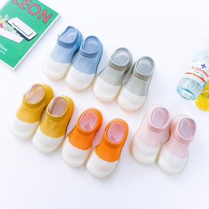 Vente en gros de pantoufles d'été en tricot à coupe basse, semelles en caoutchouc, chaussettes pour enfants antidérapantes pour apprendre à marcher, chaussettes <span class=keywords><strong>avec</strong></span> semelles en caoutchouc pour bébé - Product Image 2